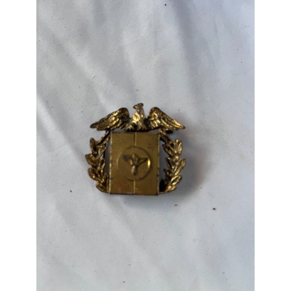 WWII Soldier Photo Pin, never been used, excellent condition